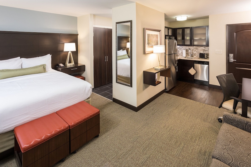 Staybridge Suites Omaha West by IHG - photo 10