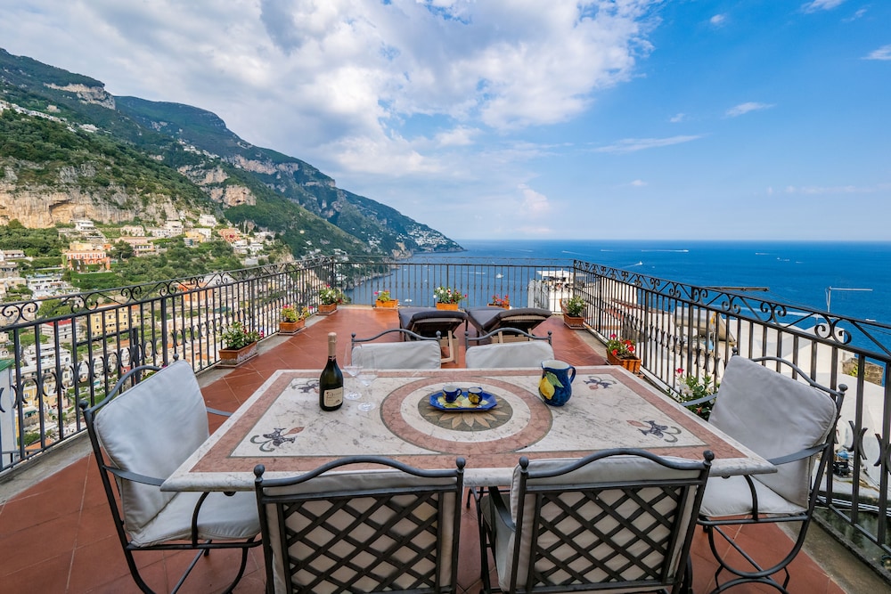 A casa di Antonio in Positano — 4-Star Luxury Hotel in Positano, Italy