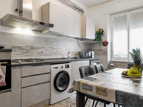 GuestHost Woodstick house — 4-Star Luxury Hotel in La Spezia, Italy