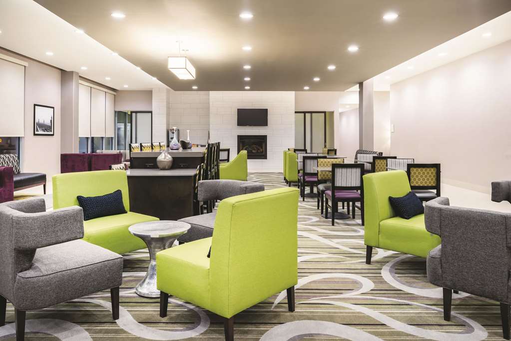 La Quinta Inn & Suites by Wyndham Clifton Park Saratoga Area - photo 25