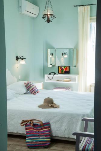 7 Brothers Hotel — hotel in Poros
