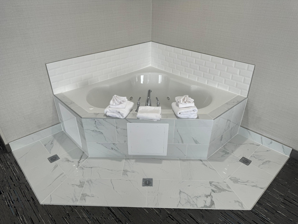 Holiday Inn Express Hotel & Suites Manchester Airport by IHG - photo 29