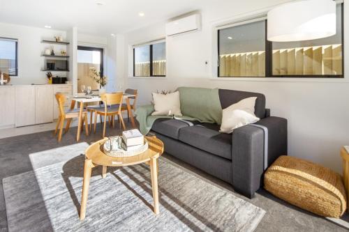 Modern Townhouse Cashel Street 2 bed 2 bath — 4-Star Luxury Hotel in Christchurch, New Zealand