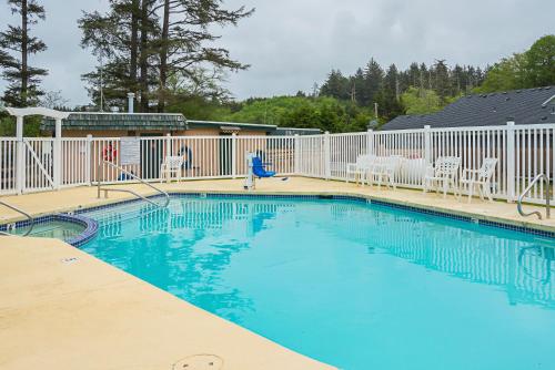 Long Beach Camping Resort Yurt 9 - photo 10