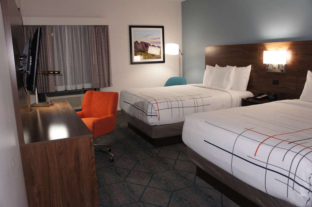 La Quinta Inn & Suites by Wyndham Littleton Red Rocks - photo 27