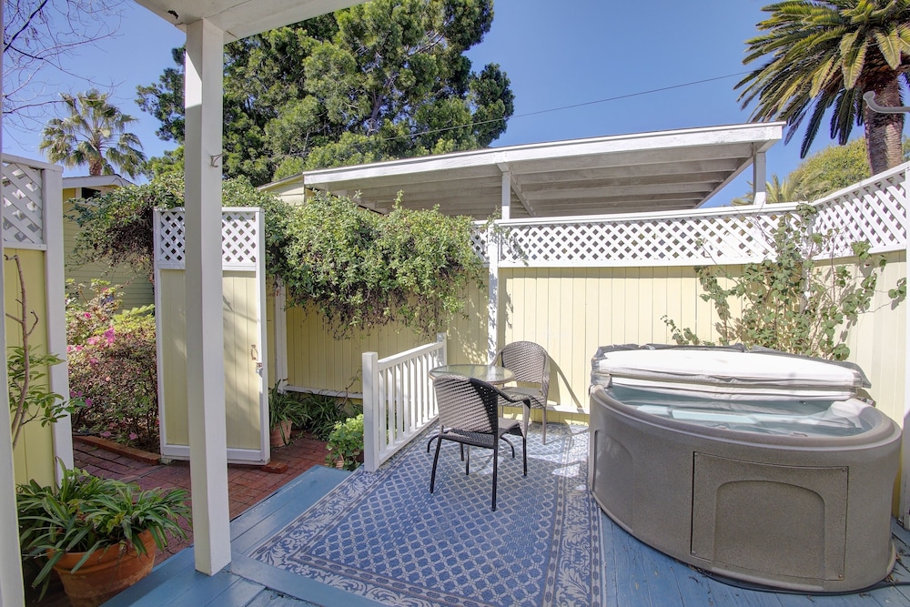 Secret Garden Inn and Cottages - photo 93