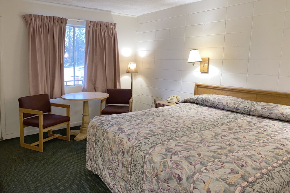 OYO Hotel Mauldin SC South Main Street - photo 5