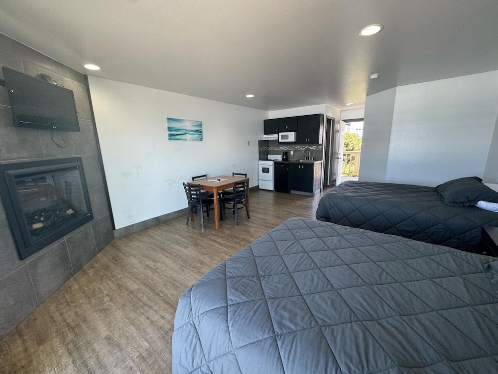 Sunset Oceanfront Lodging - photo 59