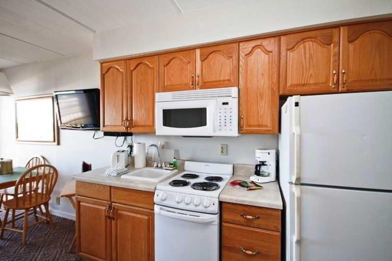 Beacher's Lodge Oceanfront Suites - photo 23