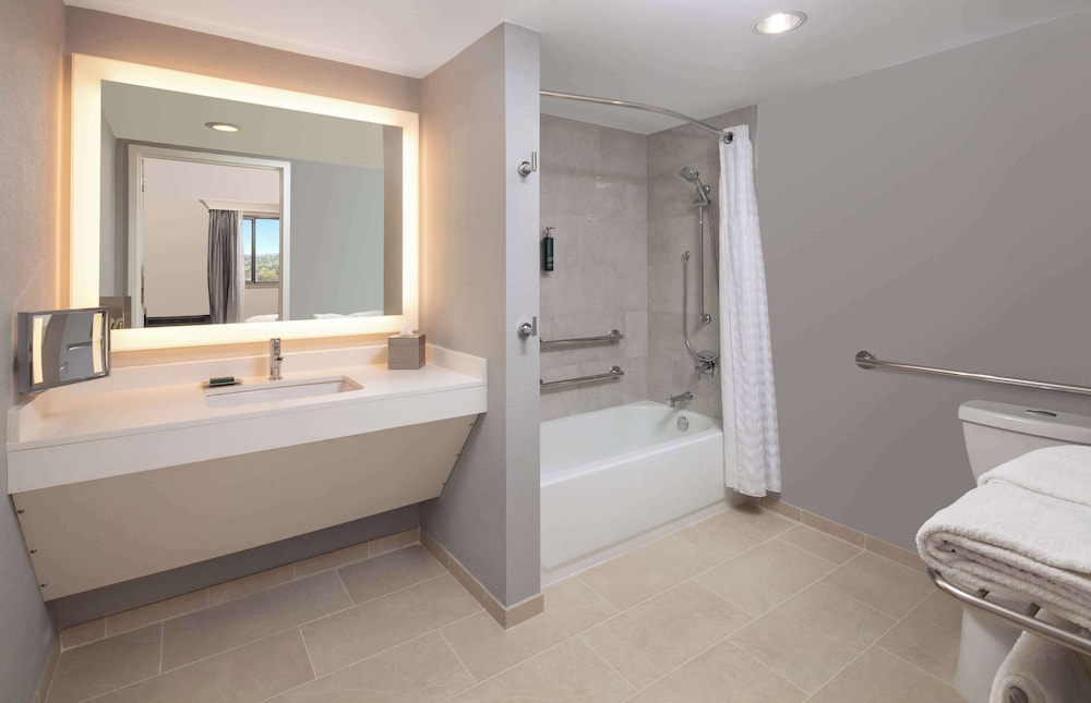 Hilton Concord - photo 15