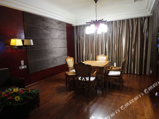 Lingdi International Hotel — Yilong — photo 5