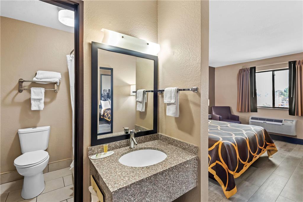 Super 8 by Wyndham Terre Haute - photo 21