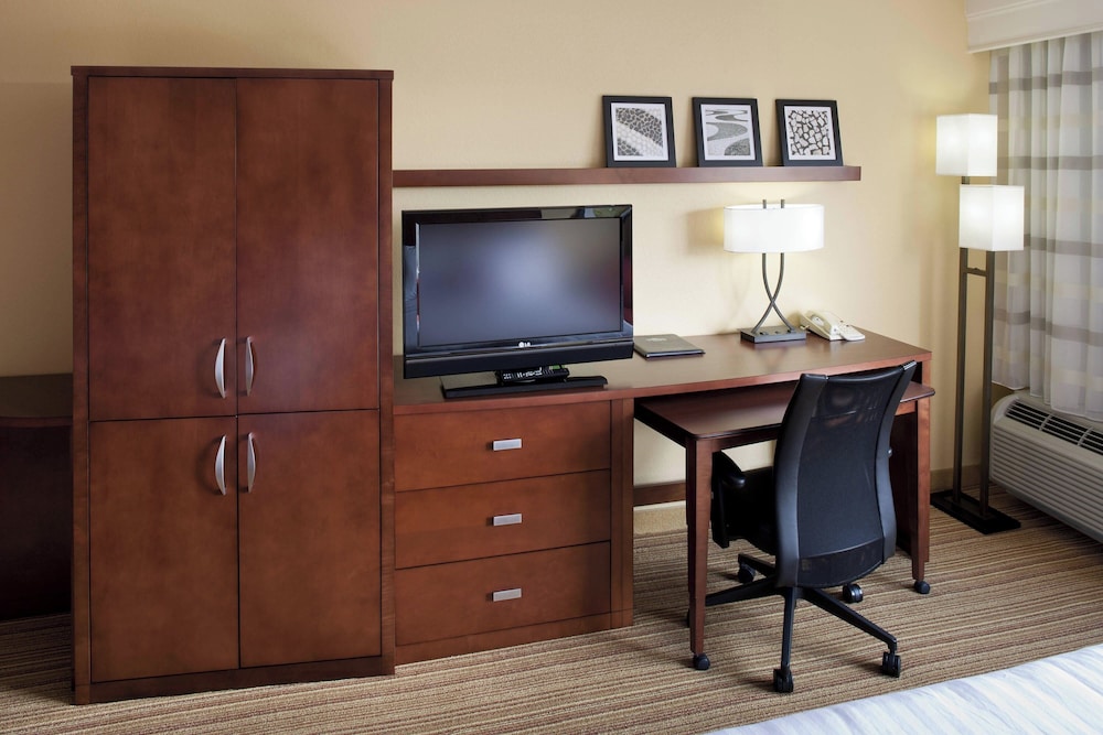Courtyard by Marriott Harrisonburg - photo 11