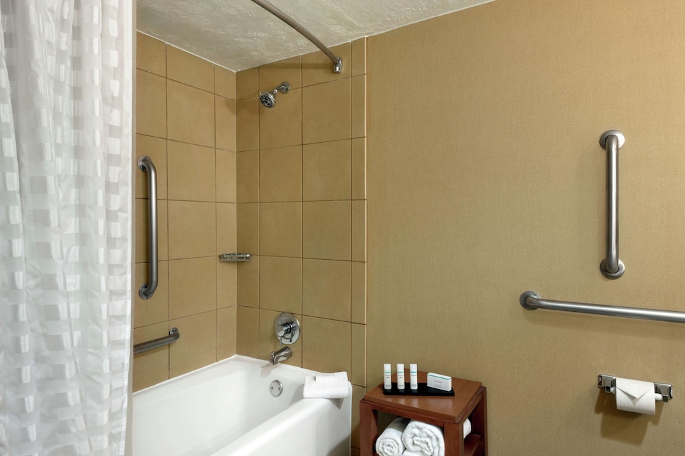 Embassy Suites by Hilton Kansas City International Airport - photo 43