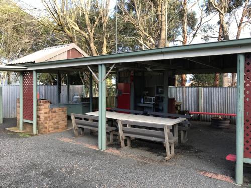 Pinewood Caravan Park pet-friendly hotel Heywood