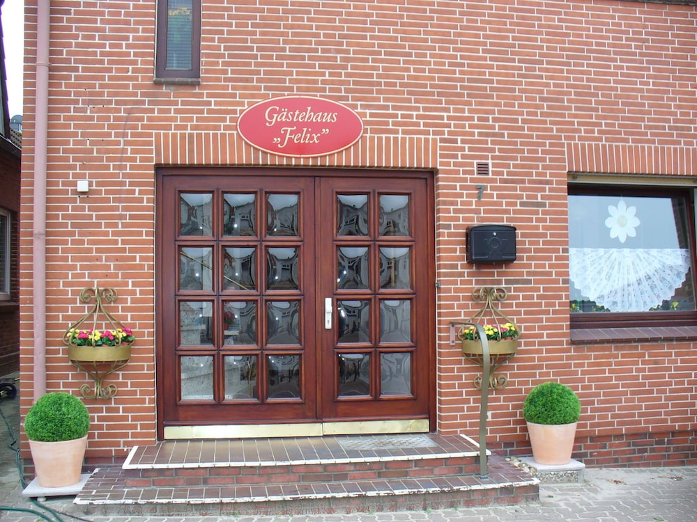 Appartment Vermietung Lütje — 4-Star Luxury Hotel in Busum, Germany