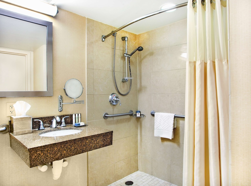 DoubleTree By Hilton Baltimore North Pikesville - photo 32