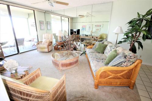 Gulf Front Beauty 2BD 2BA w Bonus Room Sand Castle — 4-Star Luxury Hotel in Indian Shores, United States