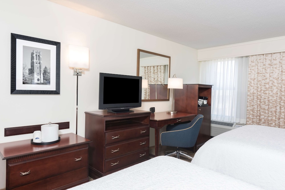 Hampton Inn East Lansing - photo 14