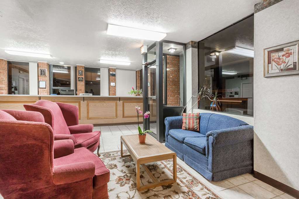 Days Inn by Wyndham Bedford - photo 2