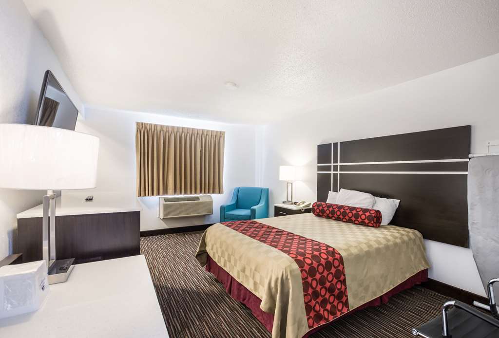 Americas Best Value Inn Charlotte MI - photo 9
