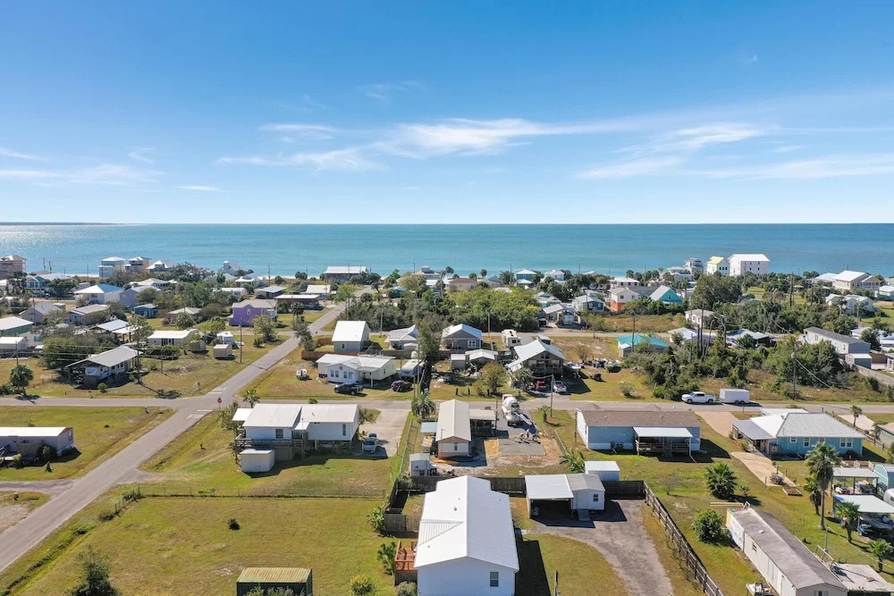 The Starfish by Pristine Properties Vacation Rentals — 4-Star Luxury Hotel in Port Saint Joe, United States