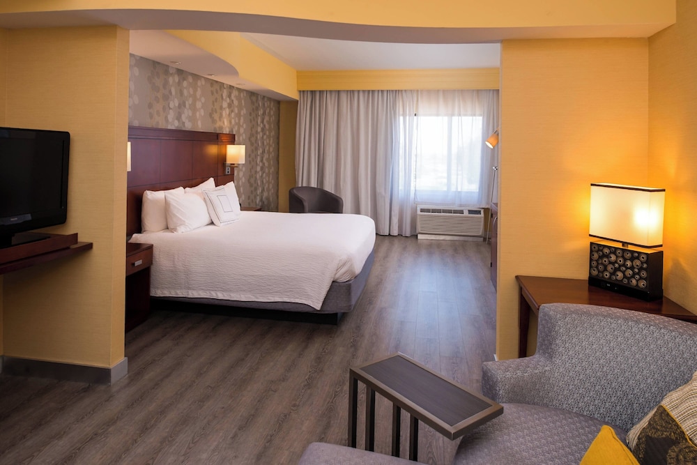 Courtyard Marriott Victorville - photo 16
