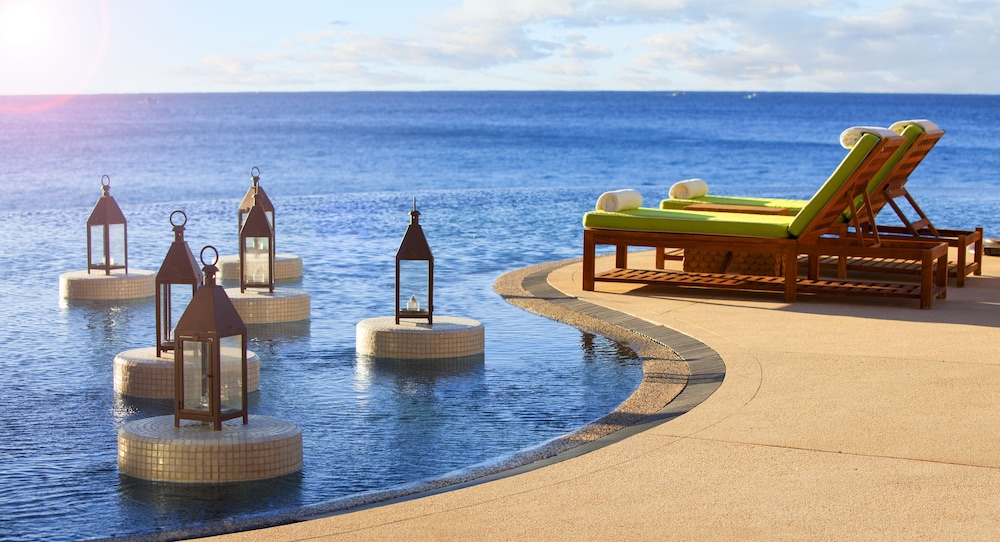 Infinity pool