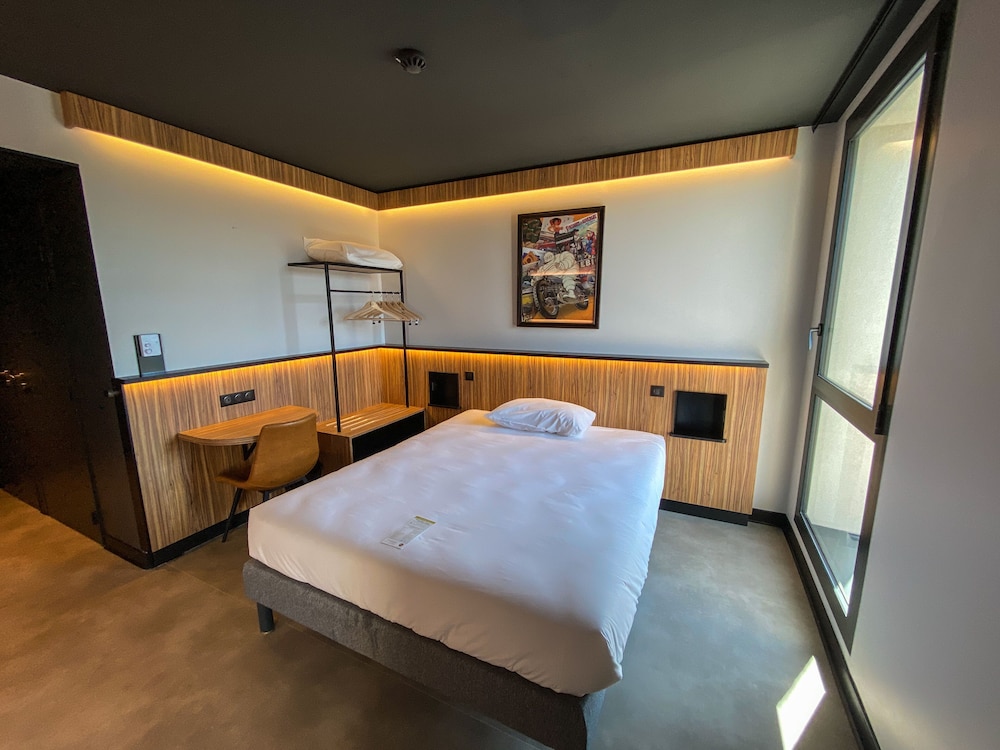 B&B HOTEL Clermont Ferrand A71 A75 La Méridienne in Clermont-Ferrand, France