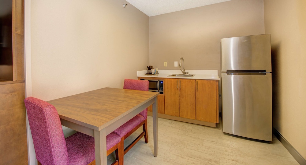 Hampton Inn Gaffney - photo 17