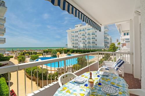 Relaxing Sea View and Pool — 4-Star Luxury Hotel in Lido Di Jesolo, Italy