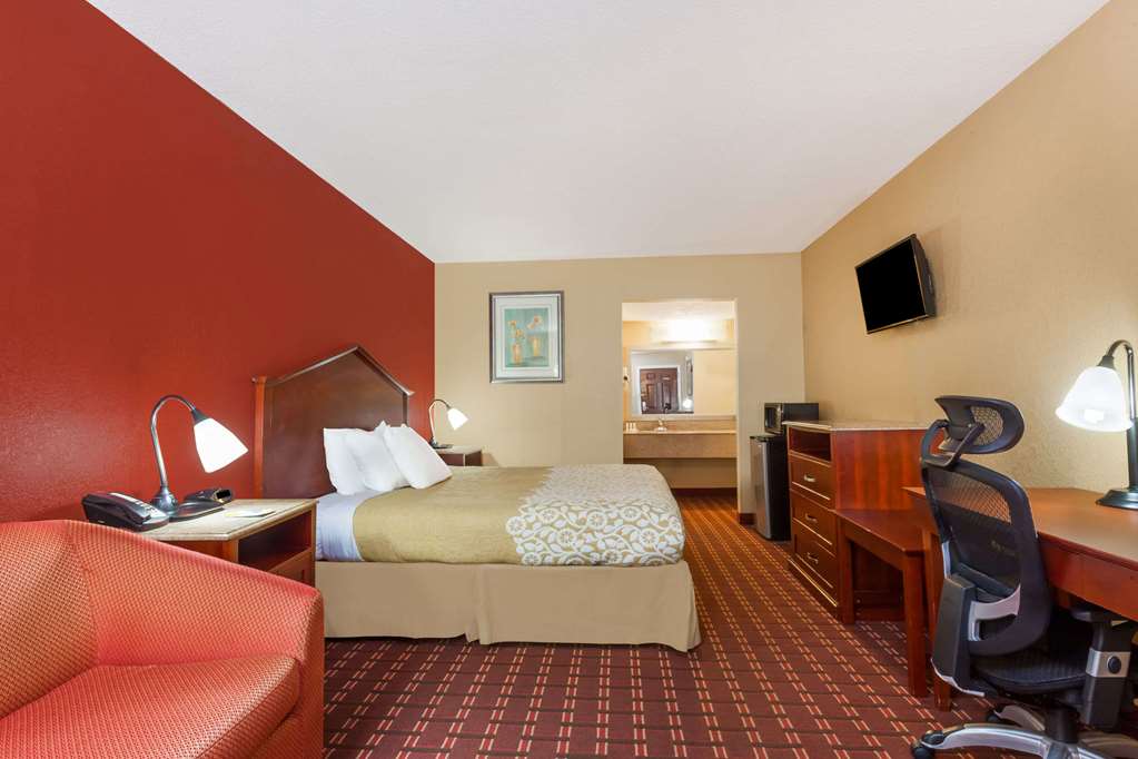 Days Inn by Wyndham Columbia - photo 17