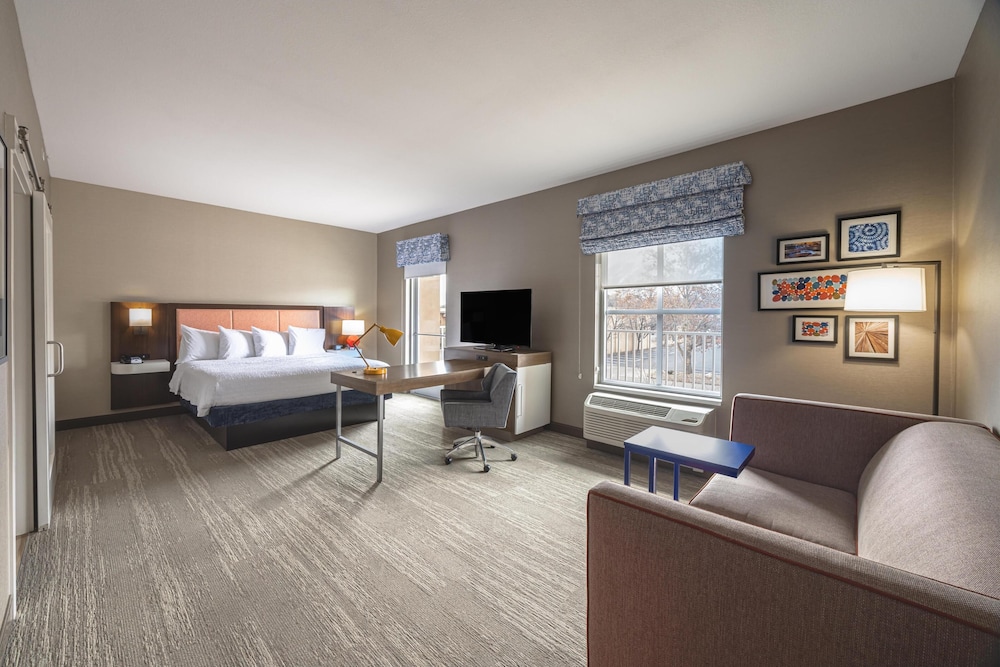 Hampton Inn & Suites Logan - photo 24
