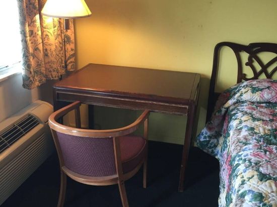 Red Carpet Inn Piqua - photo 18