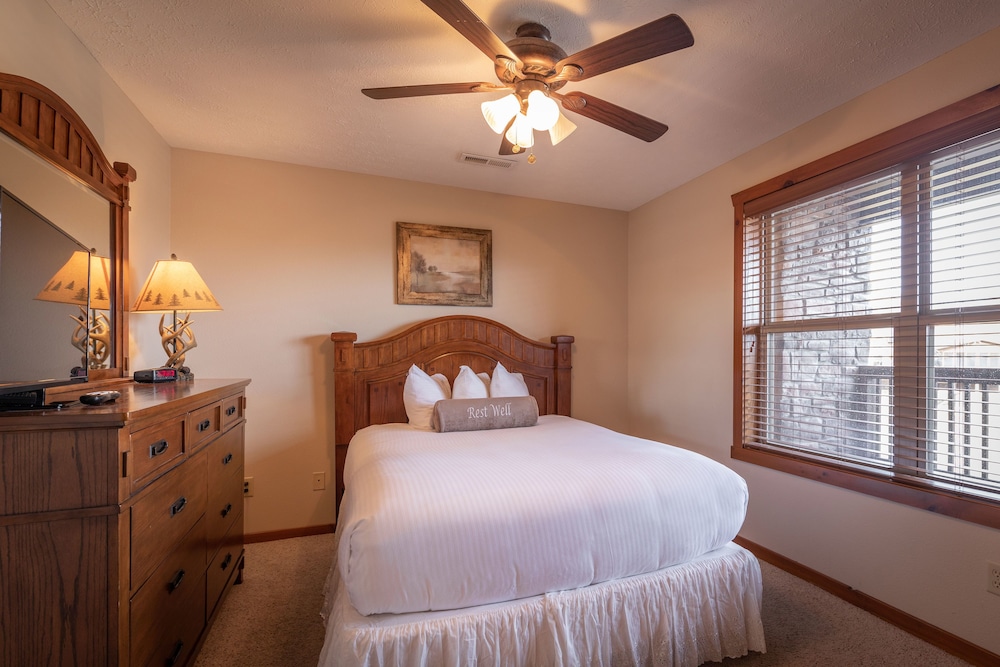 Lodges At Table Rock - photo 6