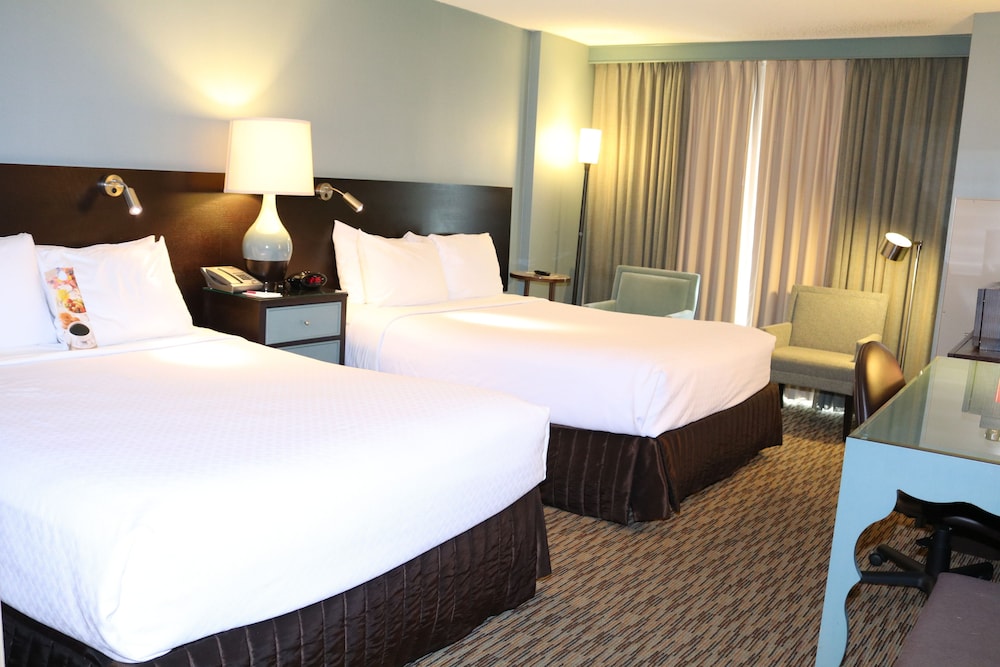 Crowne Plaza Chicago Ohare Hotel & Conf Ctr and IHG Hotel - photo 4