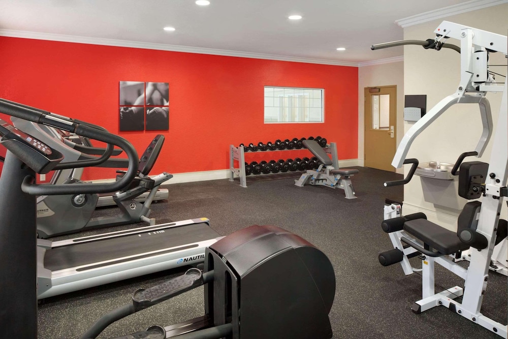 Country Inn & Suites by Radisson Champaign North IL - photo 16