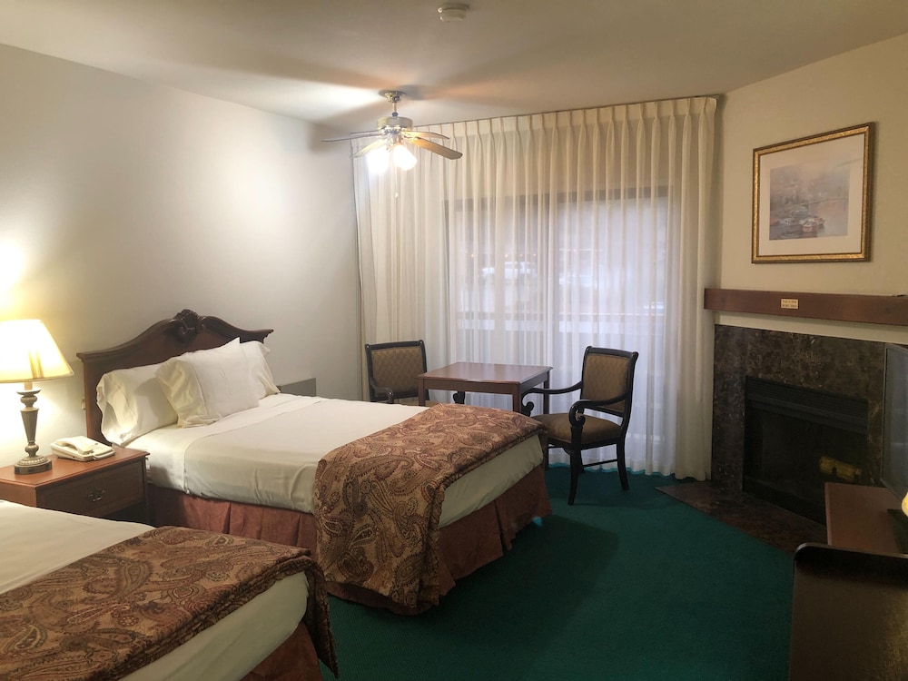 Monarch Resort - photo 9