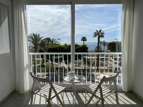 Apartamento 2 habitaciones frontal al mar 3 — 4-Star Luxury Hotel in Torre Del Mar, Spain