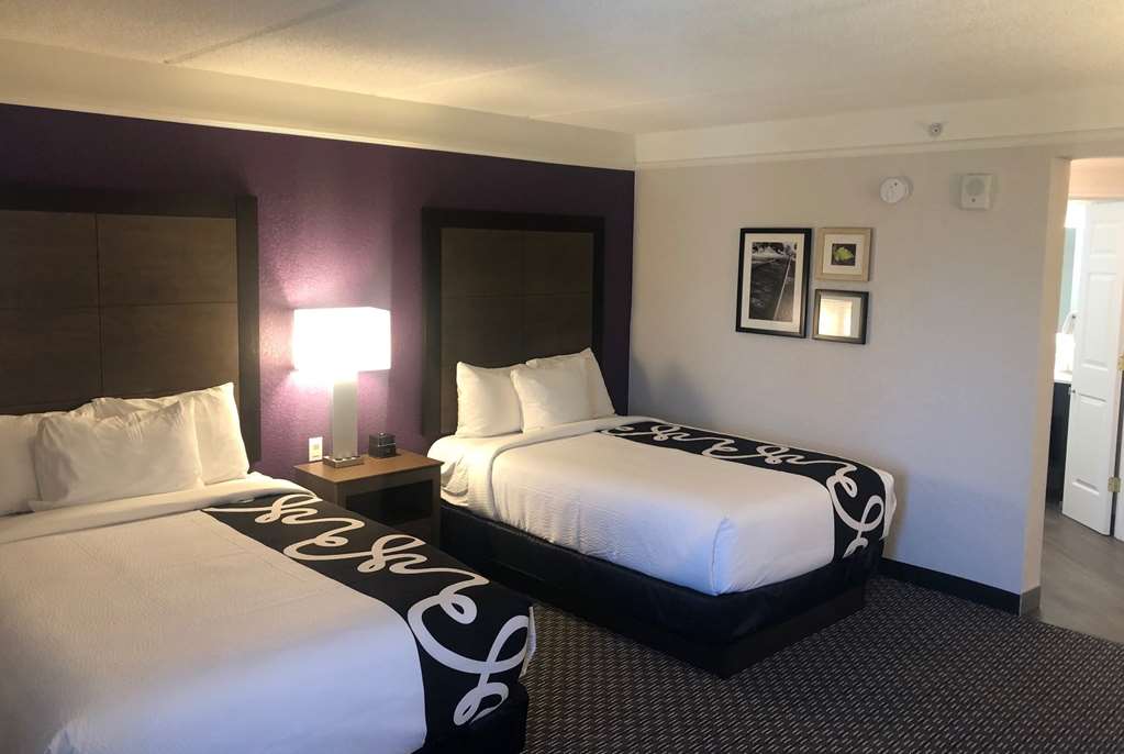 La Quinta Inn & Suites by Wyndham Panama City - photo 10