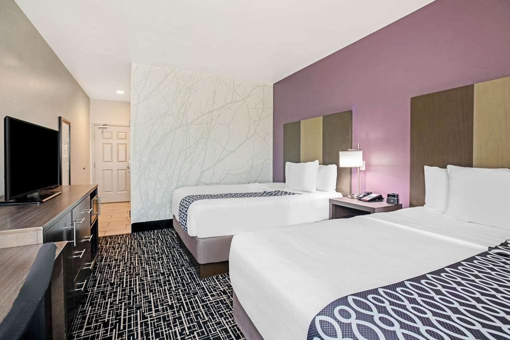 La Quinta Inn & Suites by Wyndham Corpus Christi Portland - photo 16