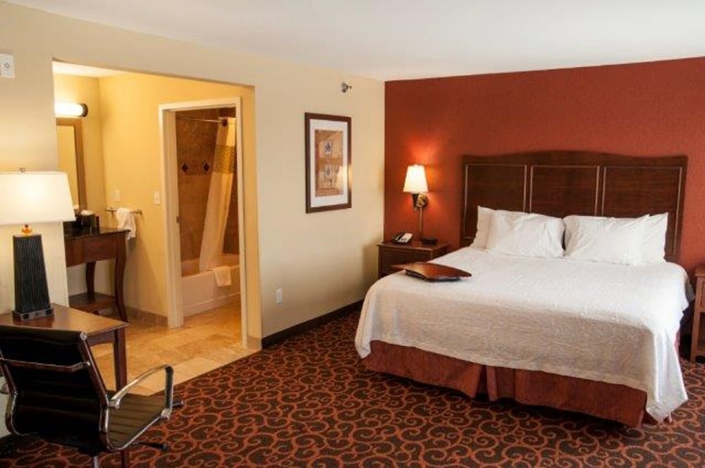 Hampton Inn & Suites Watertown - photo 12