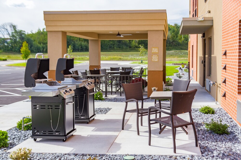 Candlewood Suites Eau Claire I 94 by IHG - photo 18
