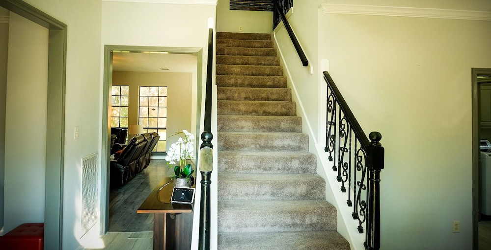 4Bdrm 2.5Bath 8Bed Story North Houston Houston in Houston, United States