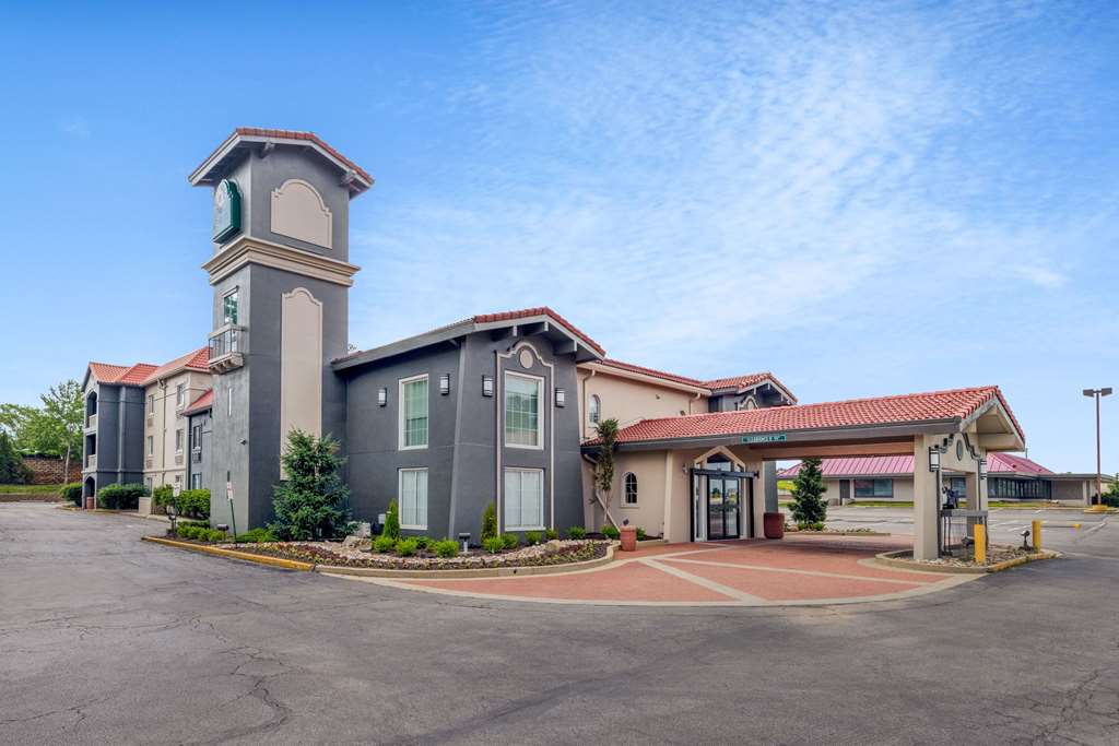 La Quinta Inn by Wyndham Kansas City Lenexa - photo 6