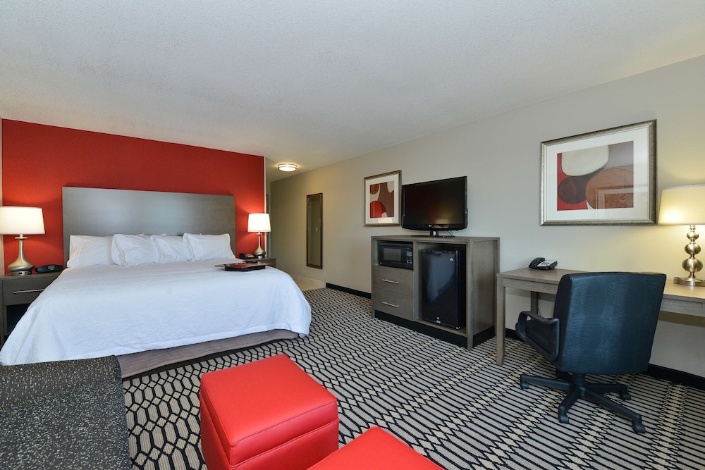 Hampton Inn Middletown - photo 24