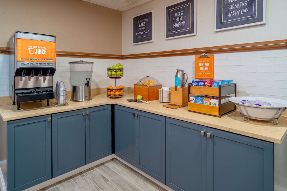 Hampton Inn Nashville Vanderbilt - photo 20