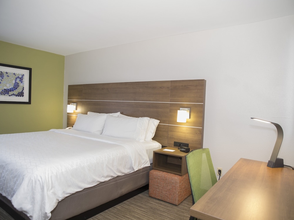 Holiday Inn Express Hotel & Suites Madison by IHG - photo 32
