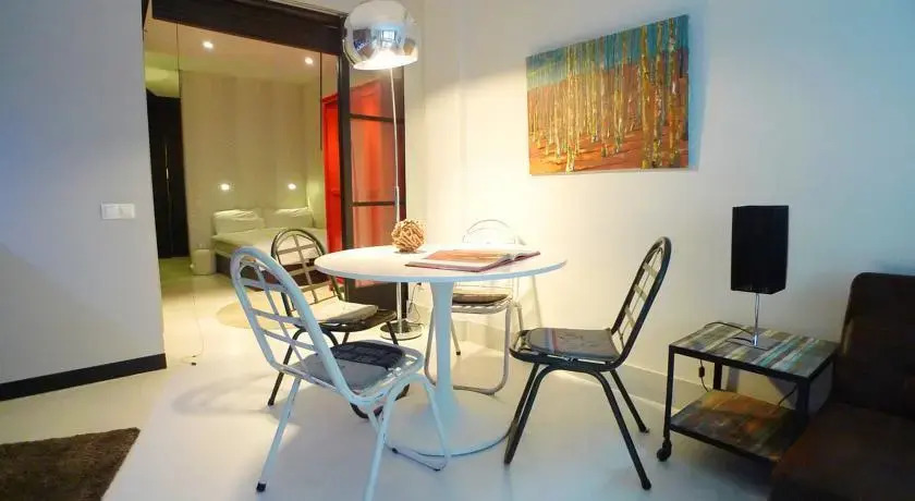 Chic Rentals Chueca Calle Farmacia Madrid