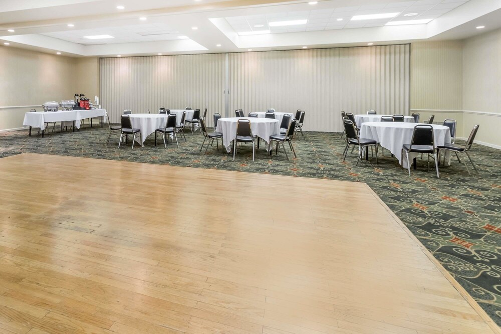 Days Inn Blacksburg Conference Center - photo 21